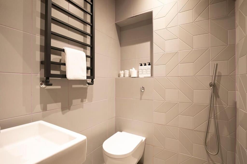 Apartamento Hammock Heights! Hot Tub,private Garage,citycentre Manchester