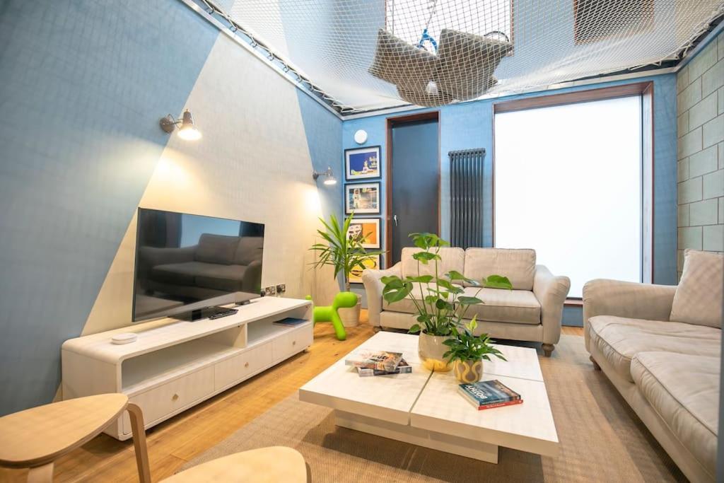 Hammock Heights! Hot Tub,private Garage,citycentre Apartamento